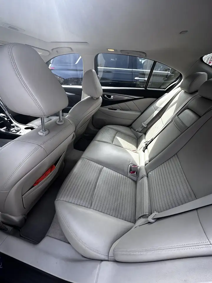 Infiniti Q50 снимка Infiniti Q50