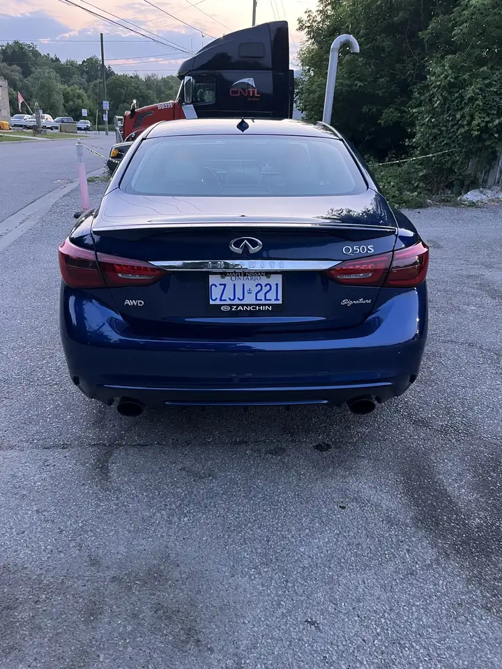 Infiniti Q50 снимка Infiniti Q50