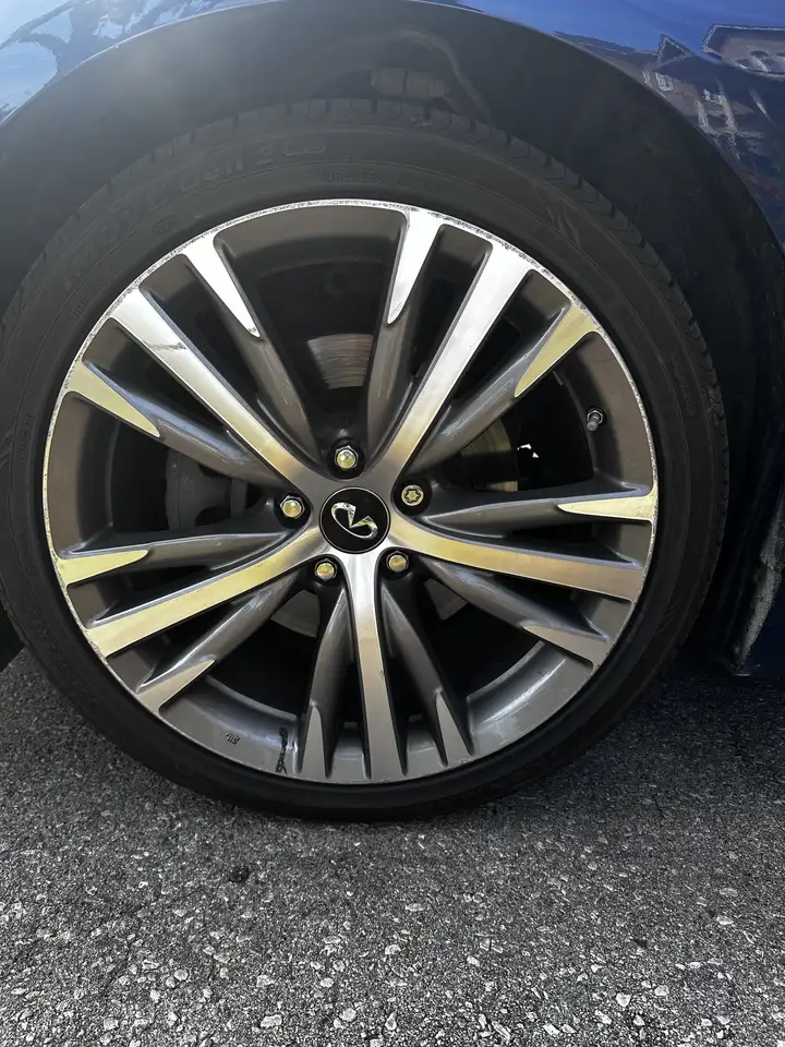 Infiniti Q50 снимка Infiniti Q50