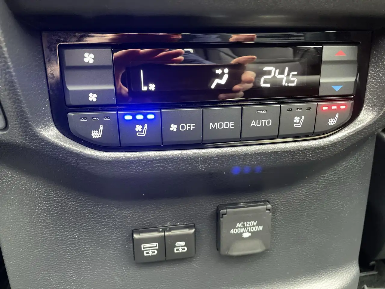 Toyota Sequoia снимка Toyota Sequoia