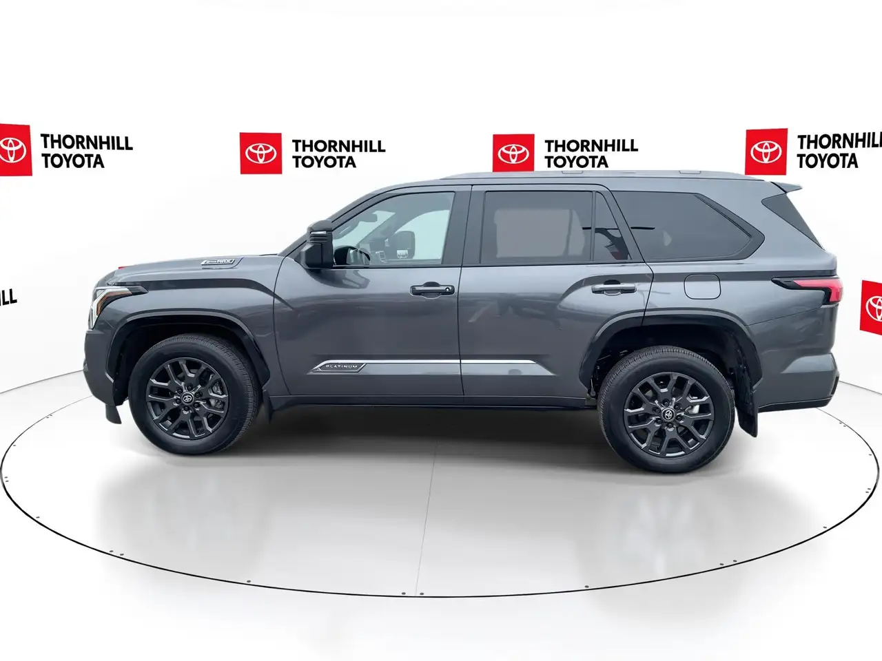 Toyota Sequoia снимка Toyota Sequoia