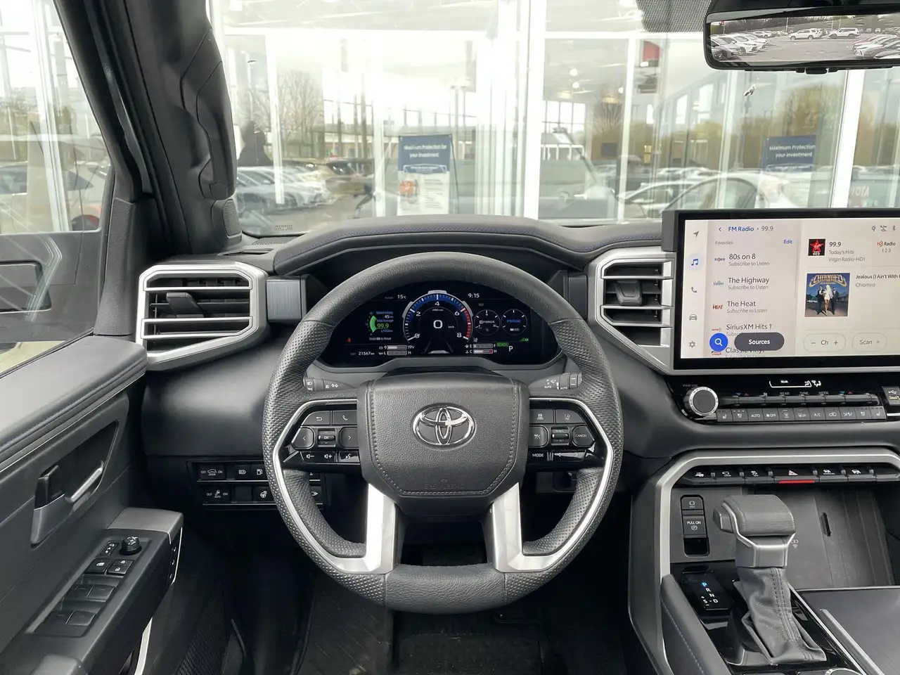 Toyota Sequoia снимка Toyota Sequoia
