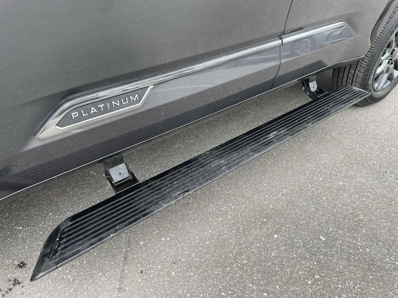 Toyota Sequoia снимка Toyota Sequoia