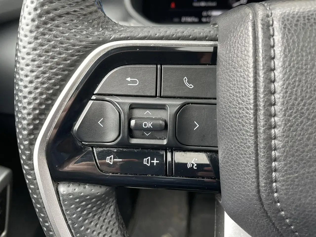 Toyota Sequoia снимка Toyota Sequoia