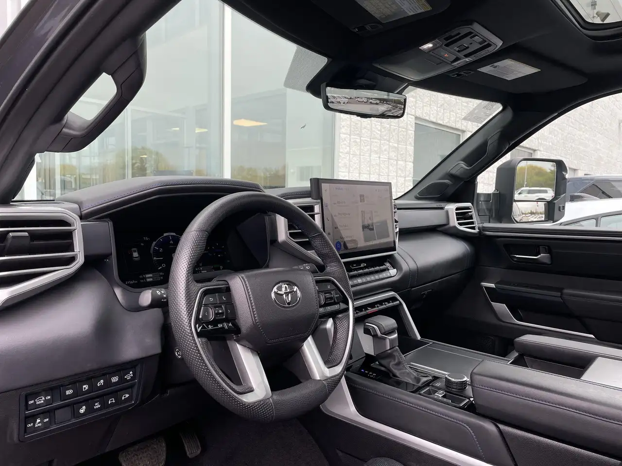 Toyota Sequoia снимка Toyota Sequoia