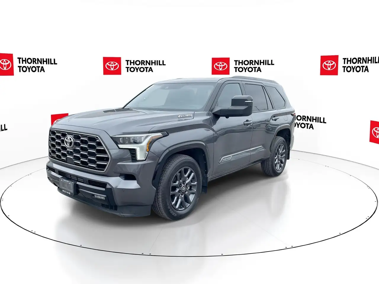 Toyota Sequoia снимка Toyota Sequoia