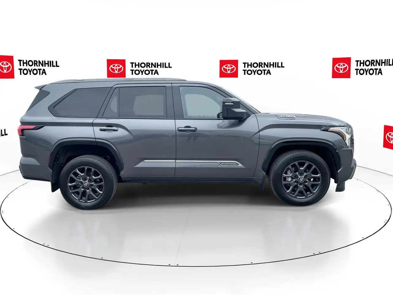 Toyota Sequoia снимка Toyota Sequoia