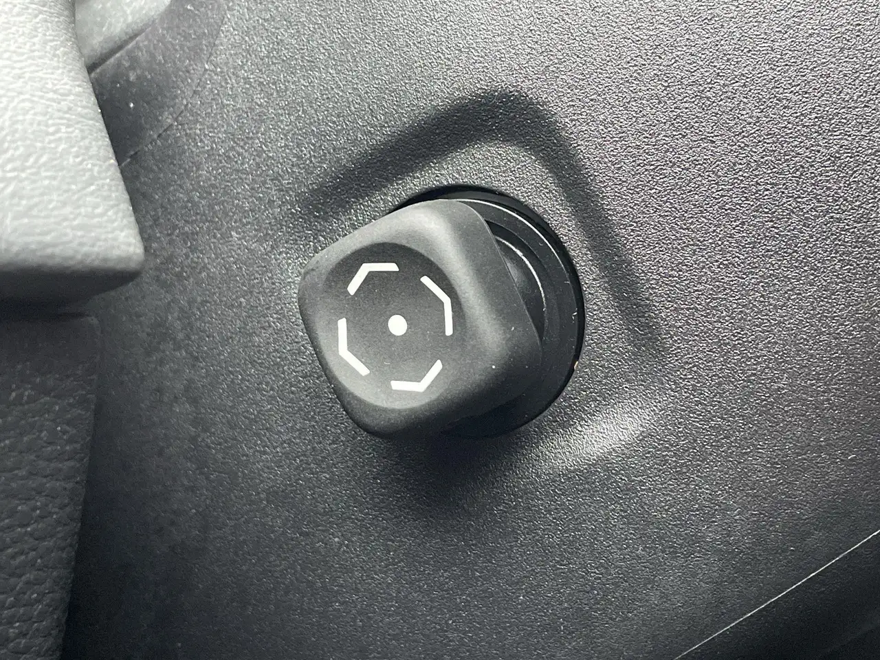 Toyota Sequoia снимка Toyota Sequoia