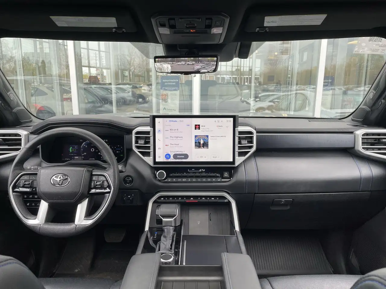 Toyota Sequoia снимка Toyota Sequoia