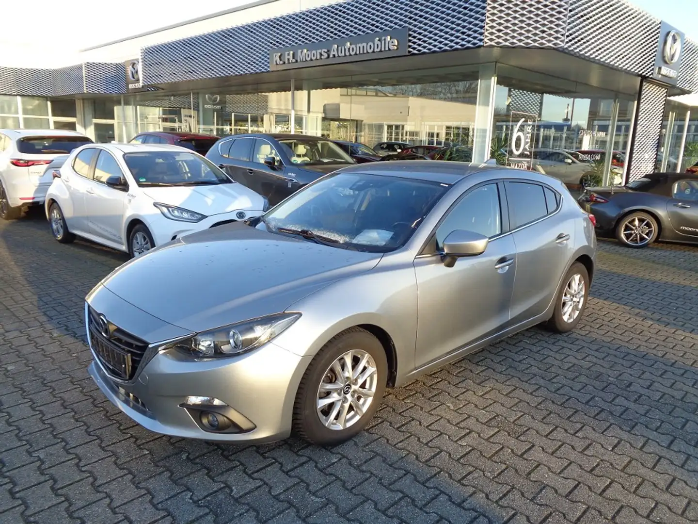 Mazda 3 5-Türer Center-Line SKYACTIV-G 120 *Touring-Paket* Gümüş rengi - 1