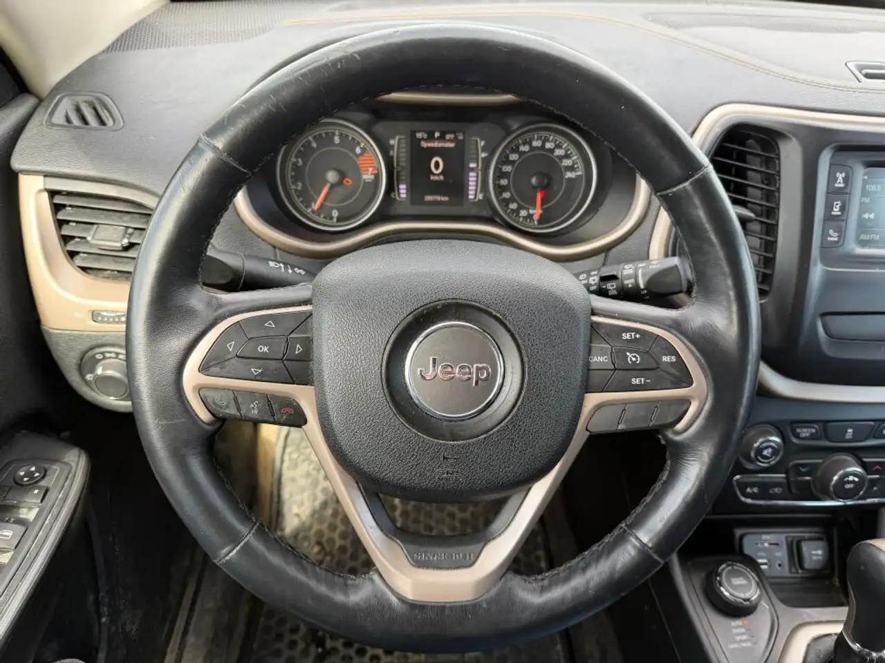Jeep Cherokee photo Jeep Cherokee