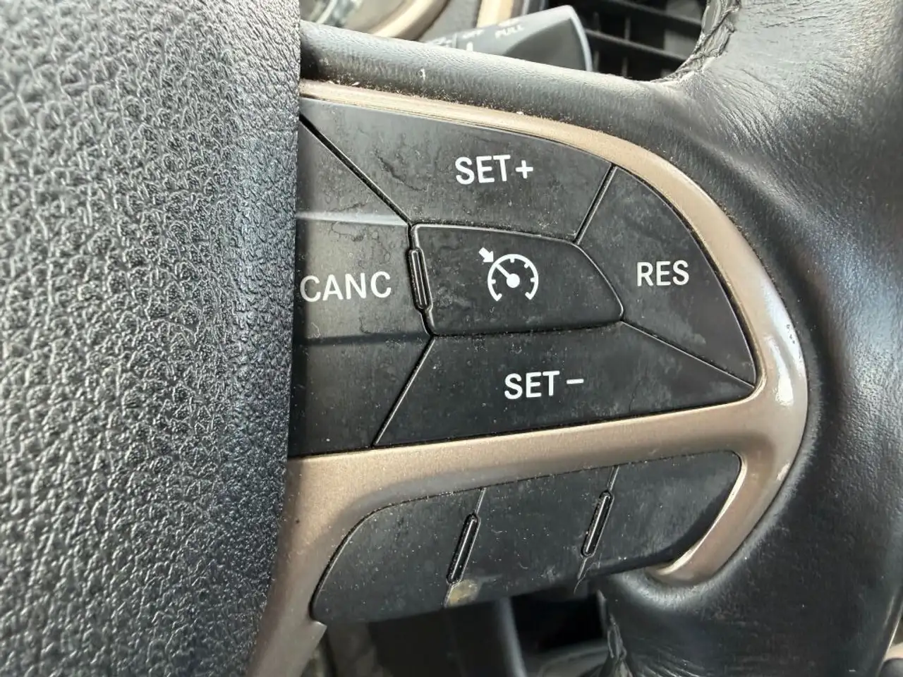 Jeep Cherokee photo Jeep Cherokee