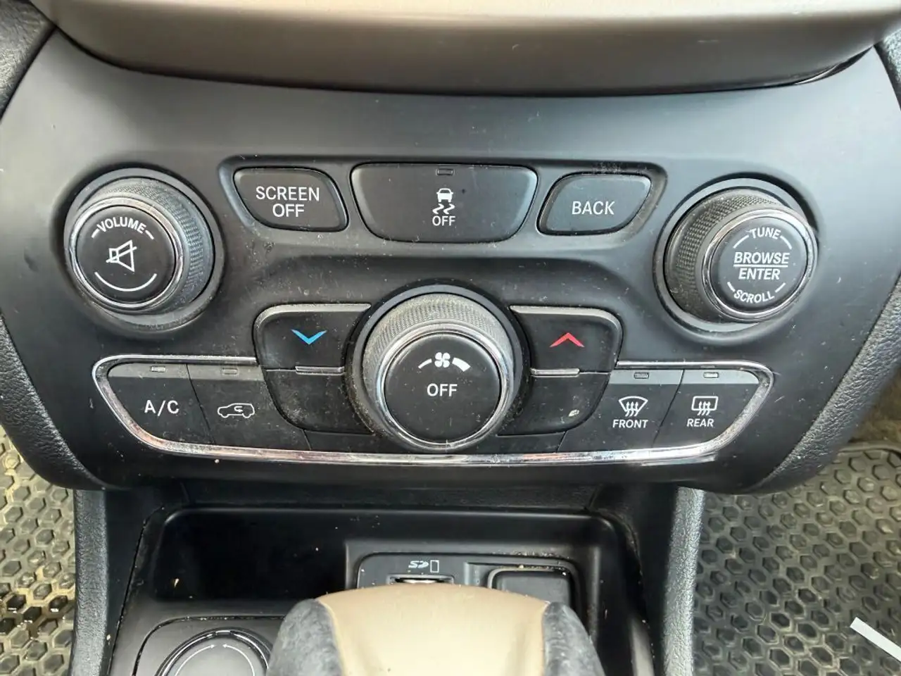 Jeep Cherokee photo Jeep Cherokee