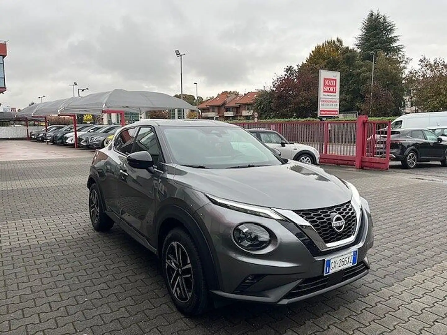 Nissan Juke 2ª serie 1.0 DIG-T 114 CV N-Connecta Grigio - 2
