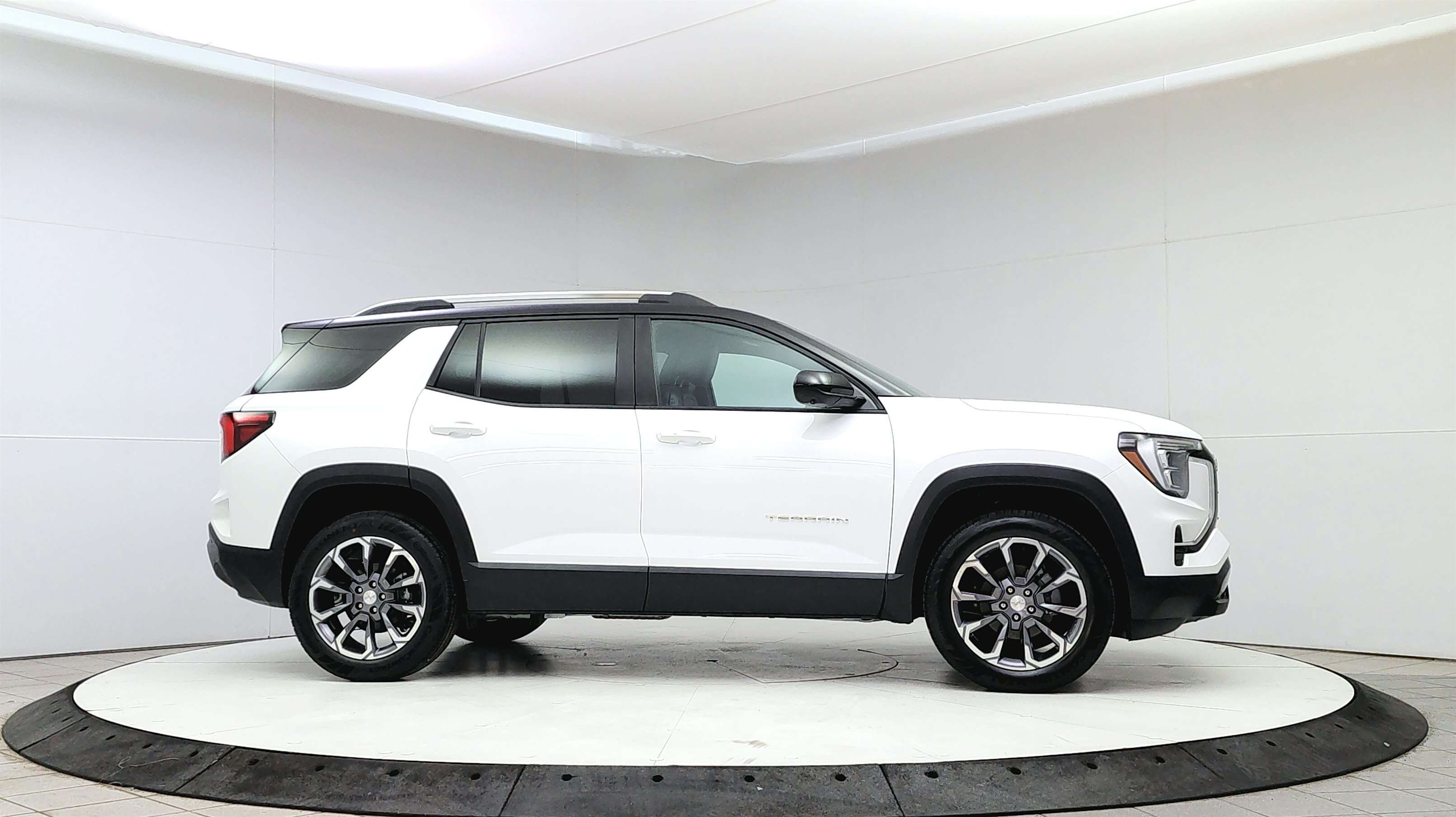 2026 GMC Terrain Elevation AWD | Sunroof | Heat/Cool | Heated Wheel — снимка 1