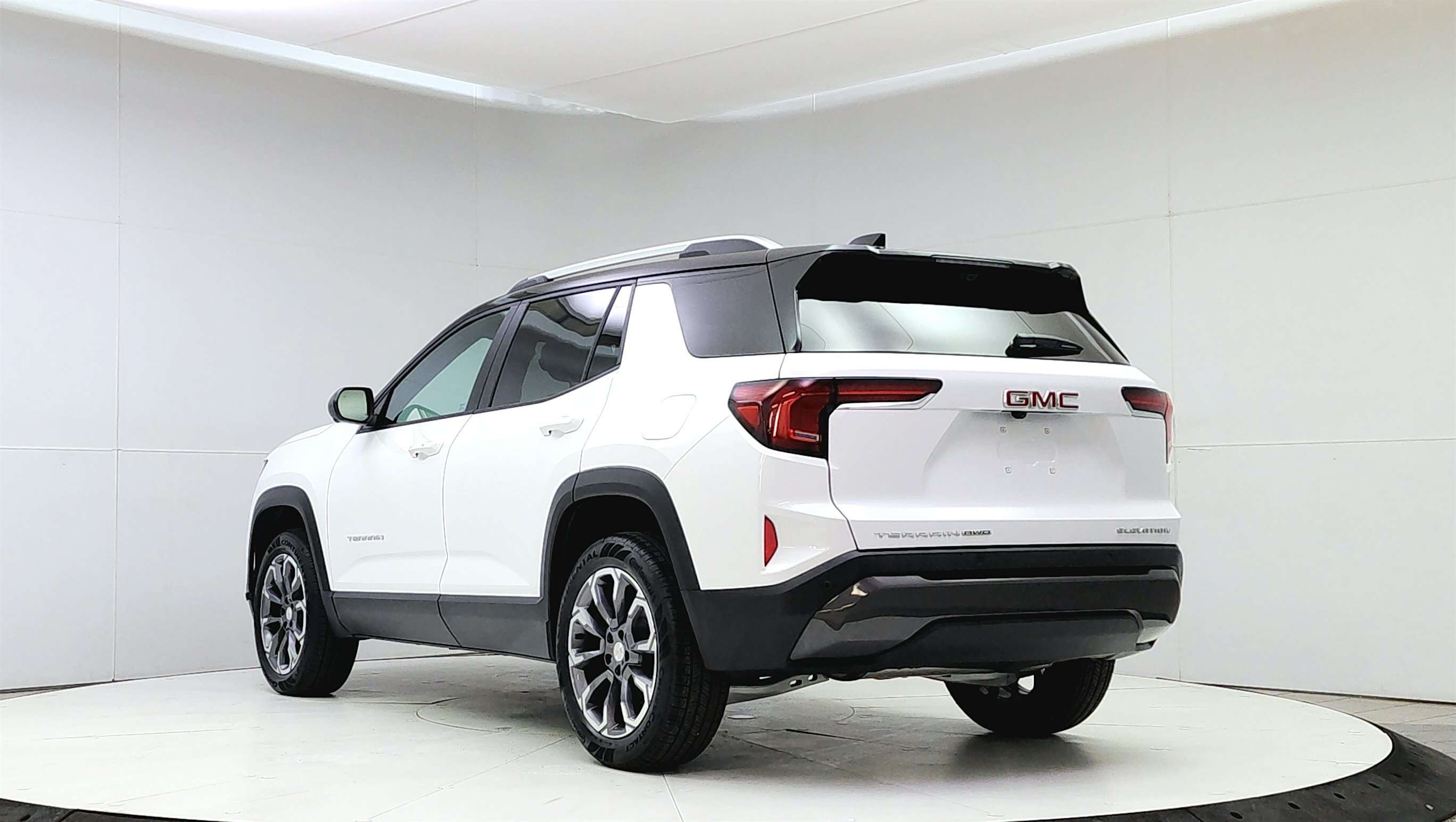 2026 GMC Terrain Elevation AWD | Sunroof | Heat/Cool | Heated Wheel — снимка 1