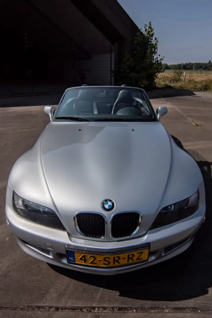 BMW 1.8 Сірий - 1