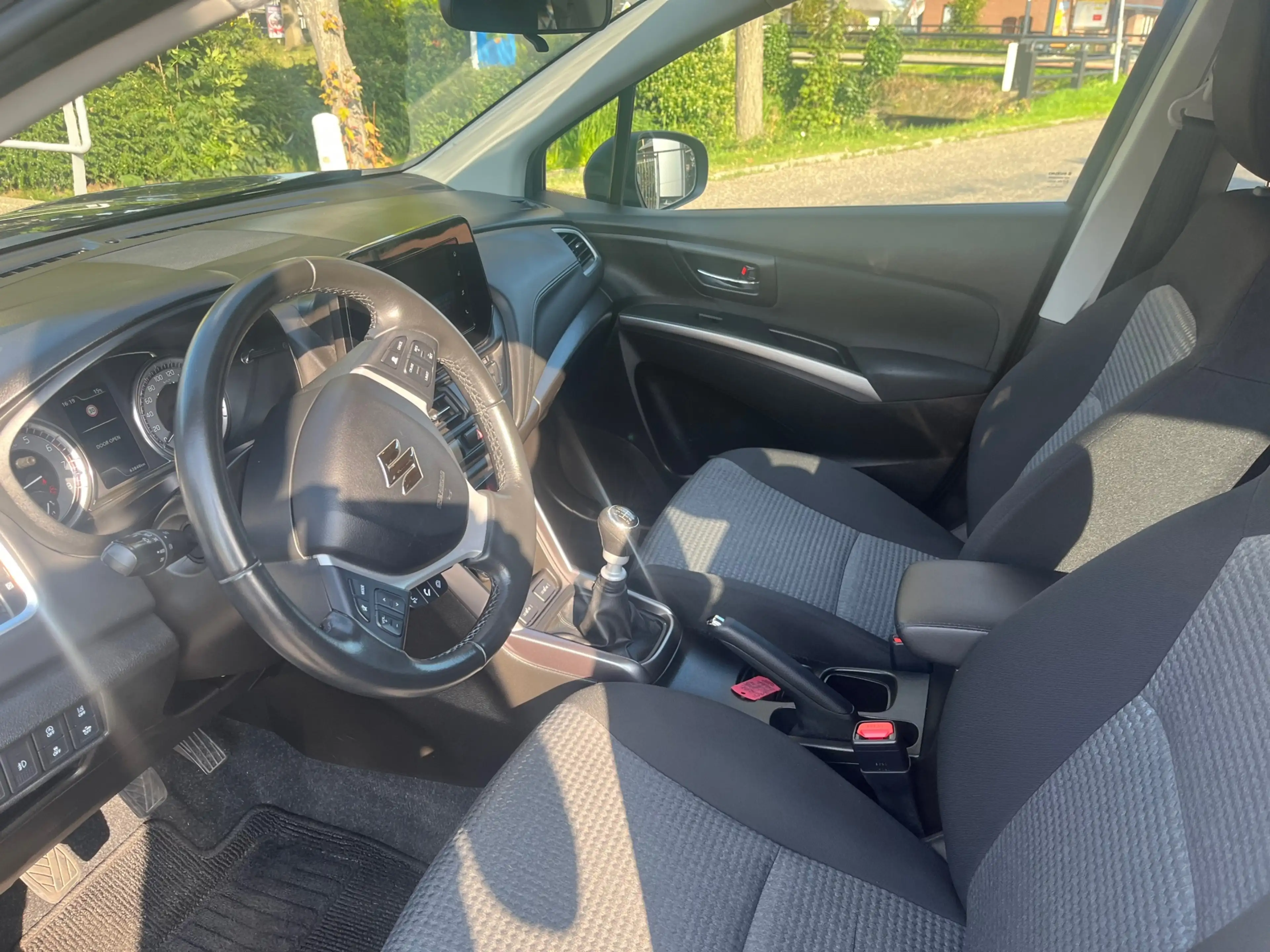Suzuki S-Cross 1.4 Boosterjet Select // Blue Pearl Metallic // 15 — photo 10