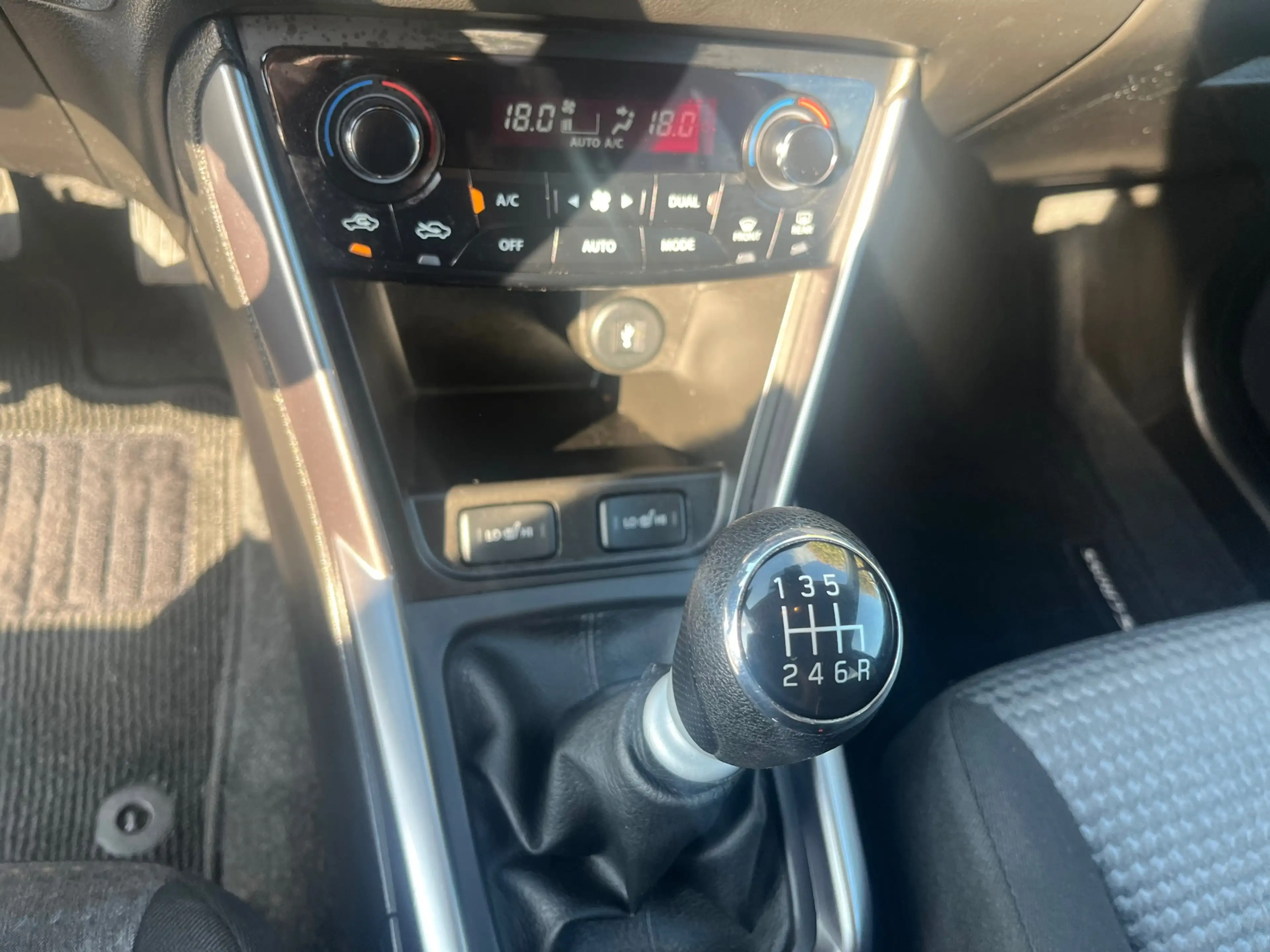 Suzuki S-Cross 1.4 Boosterjet Select // Blue Pearl Metallic // 15 — photo 14