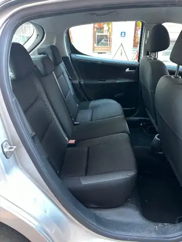 Peugeot 207 view 7