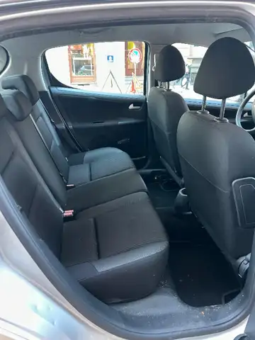 Peugeot 207 view 6