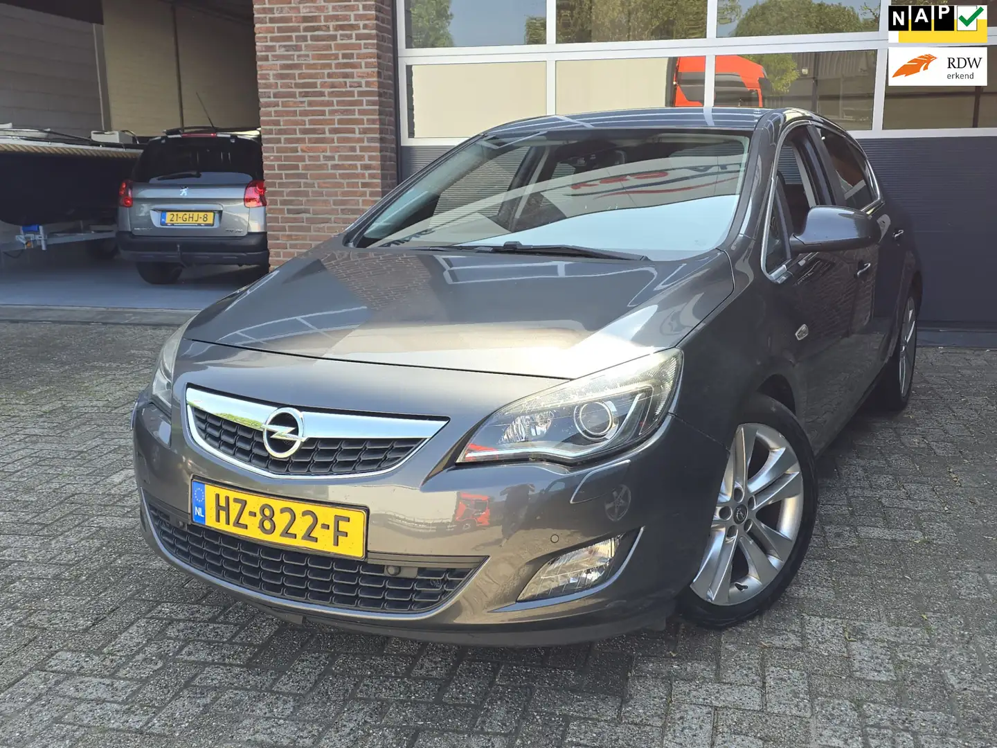 Opel Astra 1.6 Cosmo Sport Apk |5DR |Nap |Airco Gris - 1