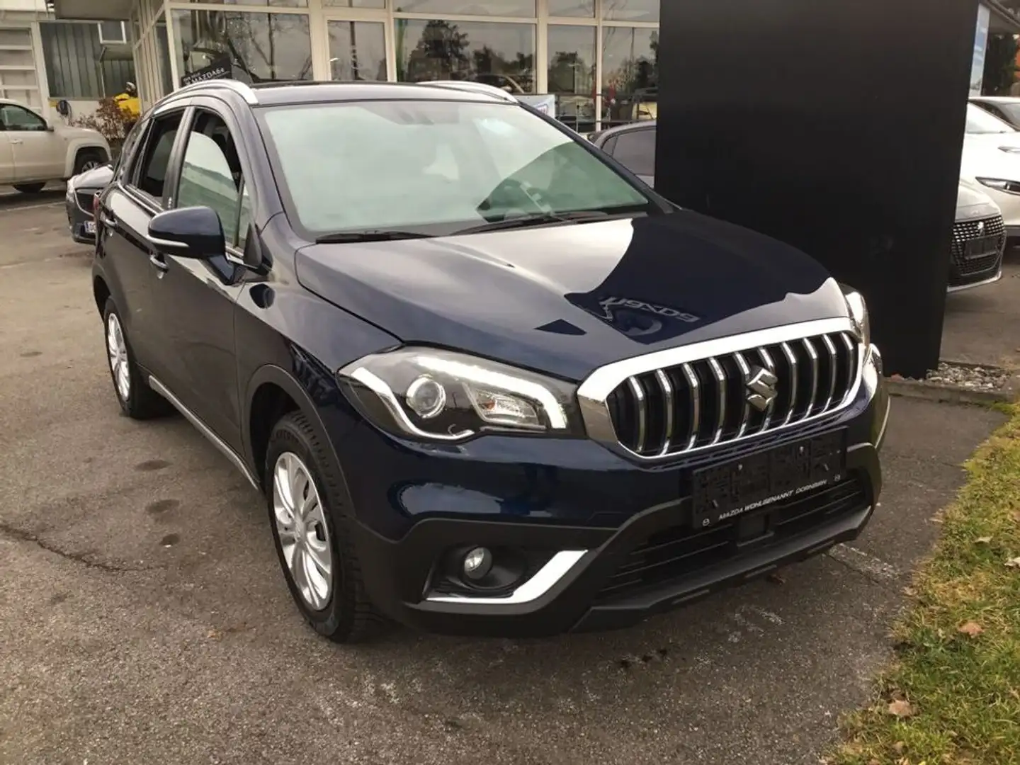 Suzuki SX4 S-Cross 1,4 DITC Hybrid shine Blau - 2
