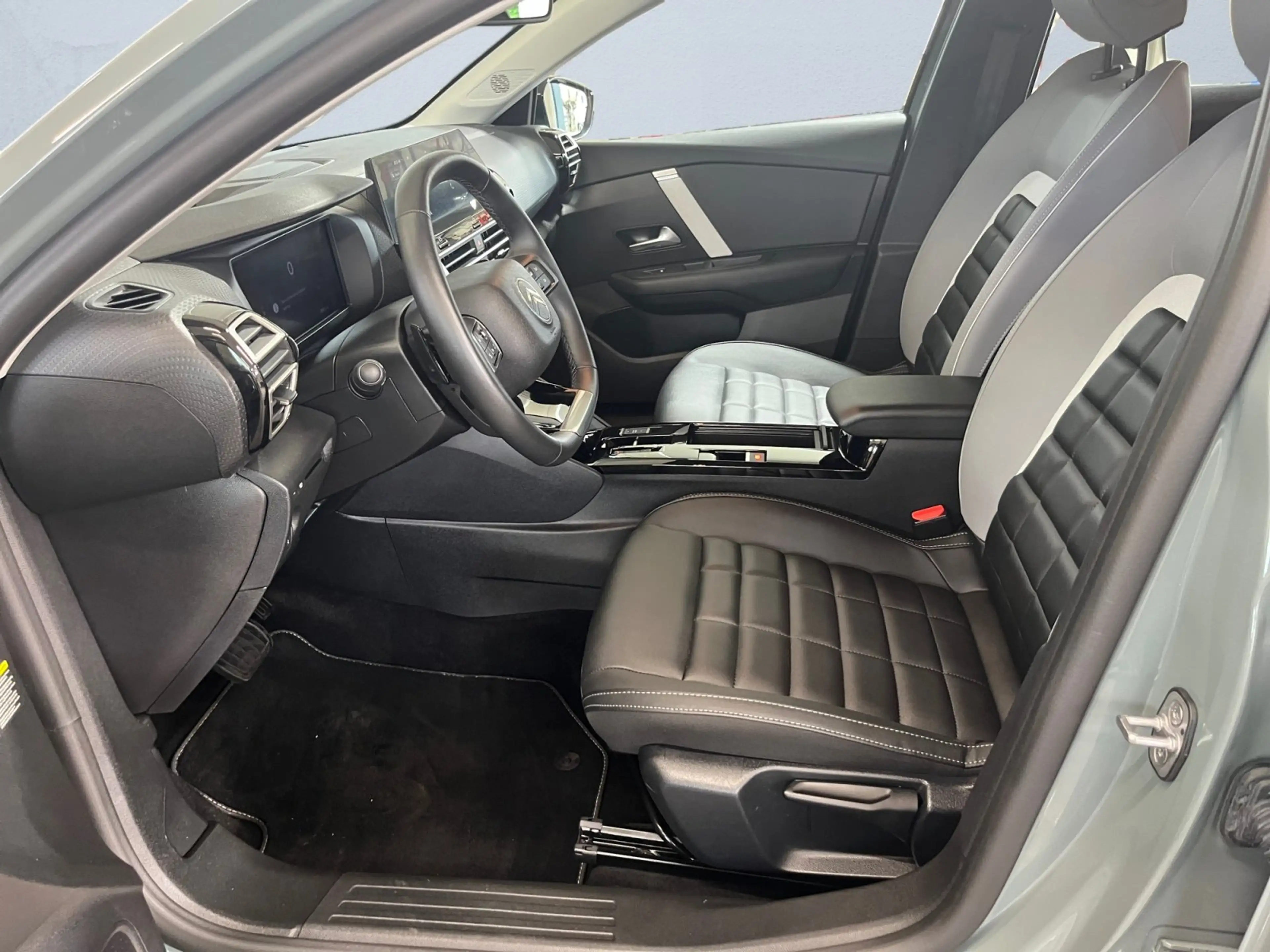 Citroen C4 1.2 PureTech 130 Max ACC LED Navi SHZ 2xKlima — photo 6