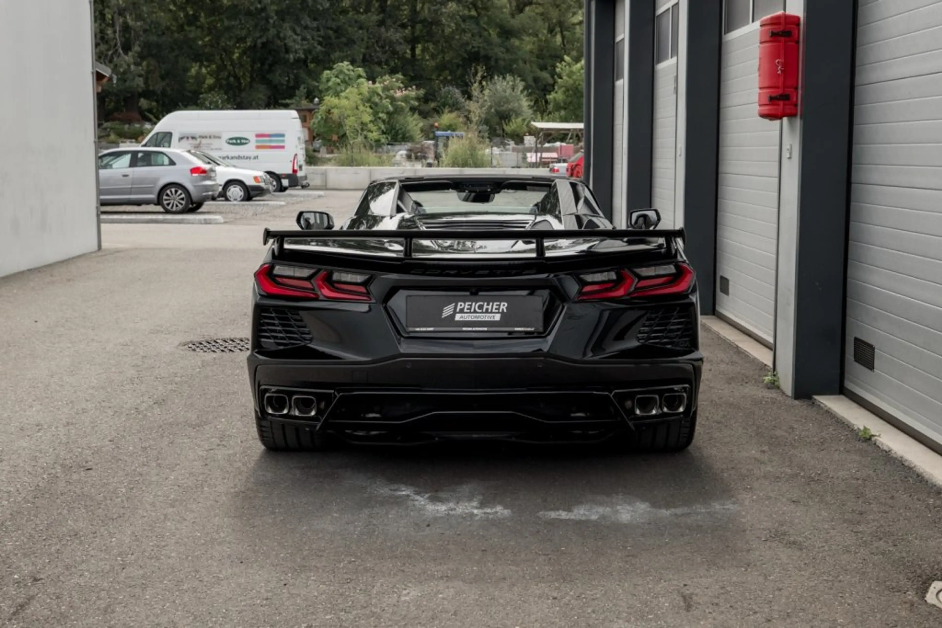 Chevrolet Corvette C8 Stingray Convertible — photo 5