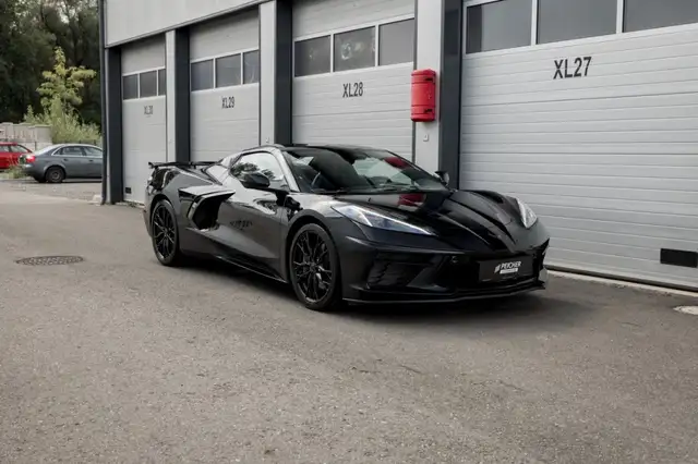 Chevrolet Corvette view 7