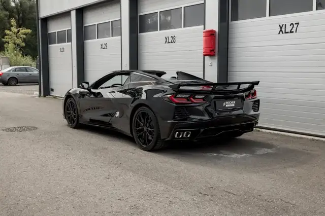 Chevrolet Corvette view 4