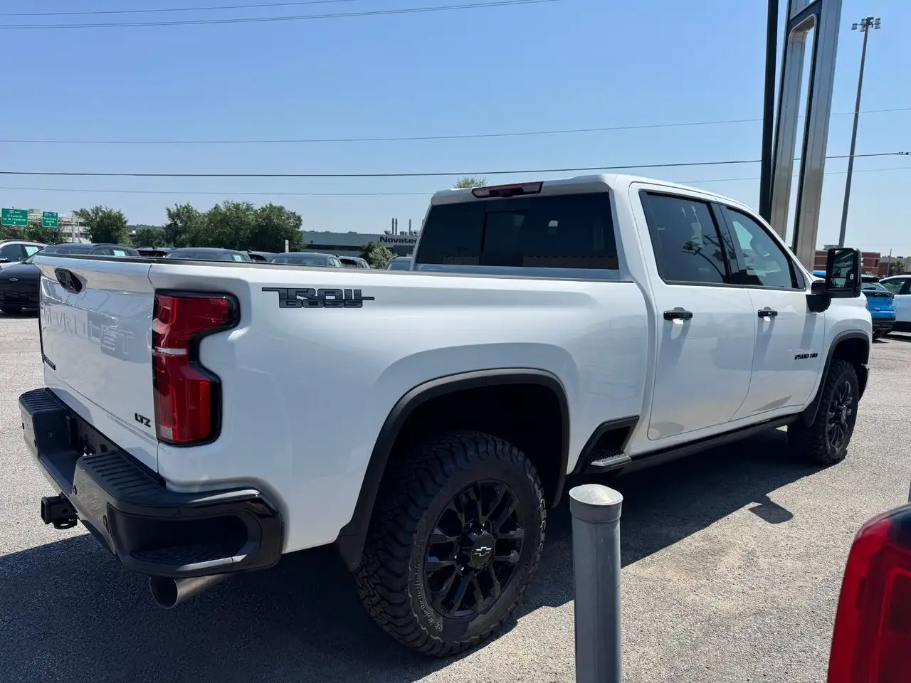 Chevrolet Silverado 2500 photo Chevrolet Silverado 2500