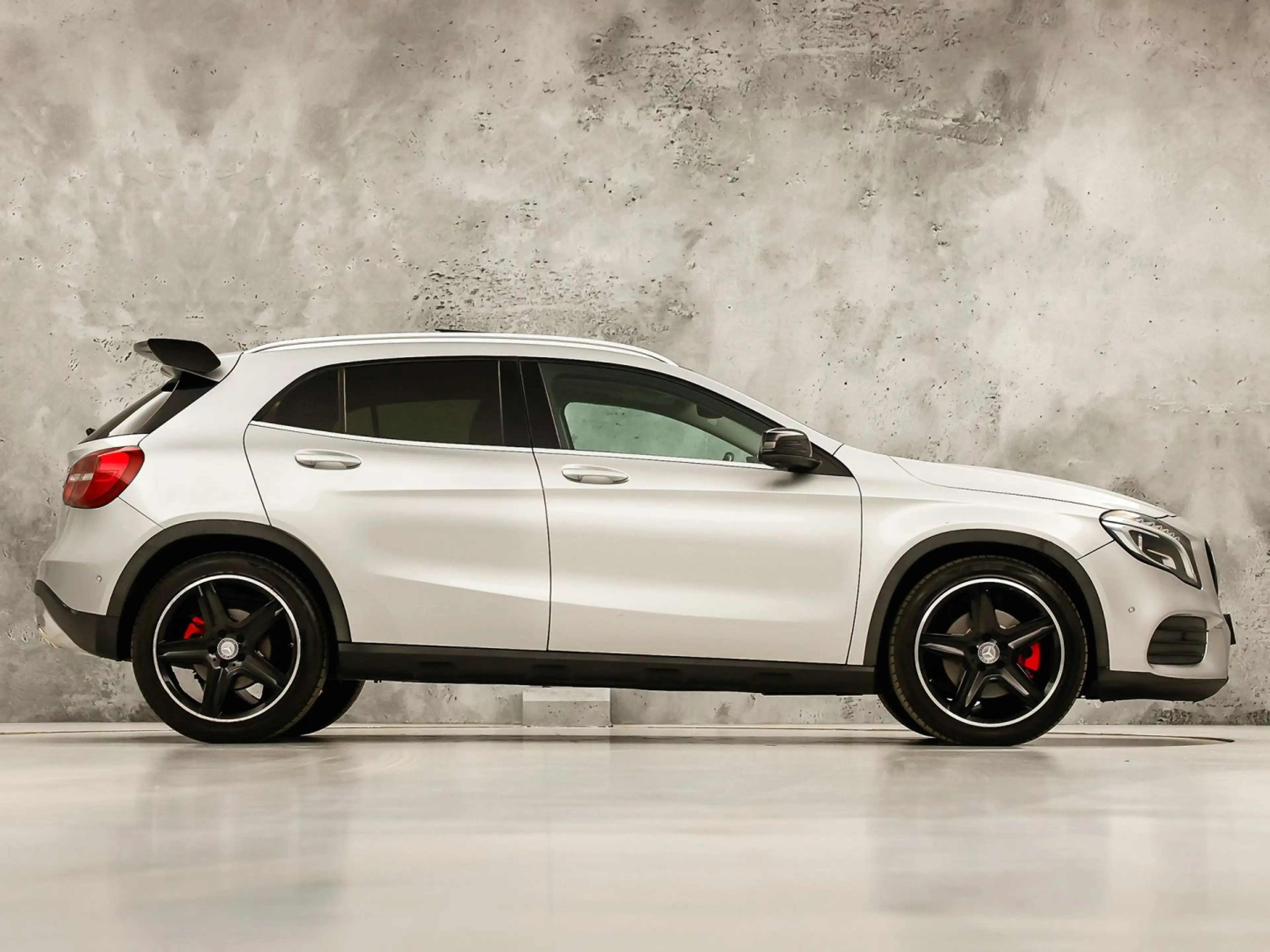Mercedes-Benz GLA 250 250 4Matic AMG Edition 1 Sport Automaat (PANORAMAD — photo 4
