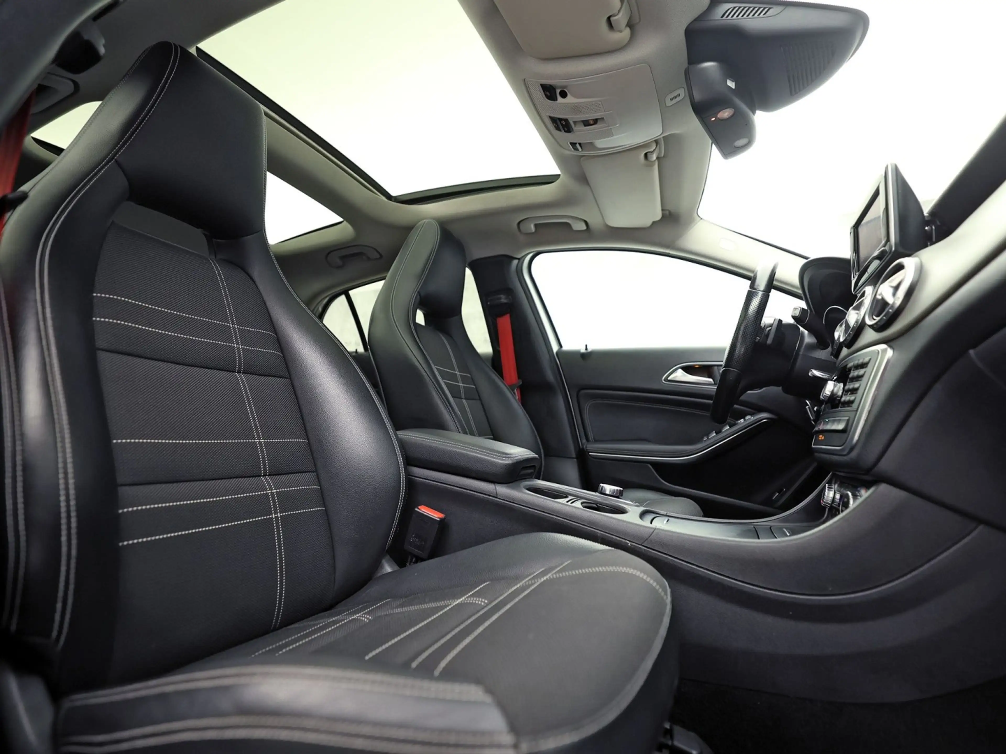 Mercedes-Benz GLA 250 250 4Matic AMG Edition 1 Sport Automaat (PANORAMAD — photo 8