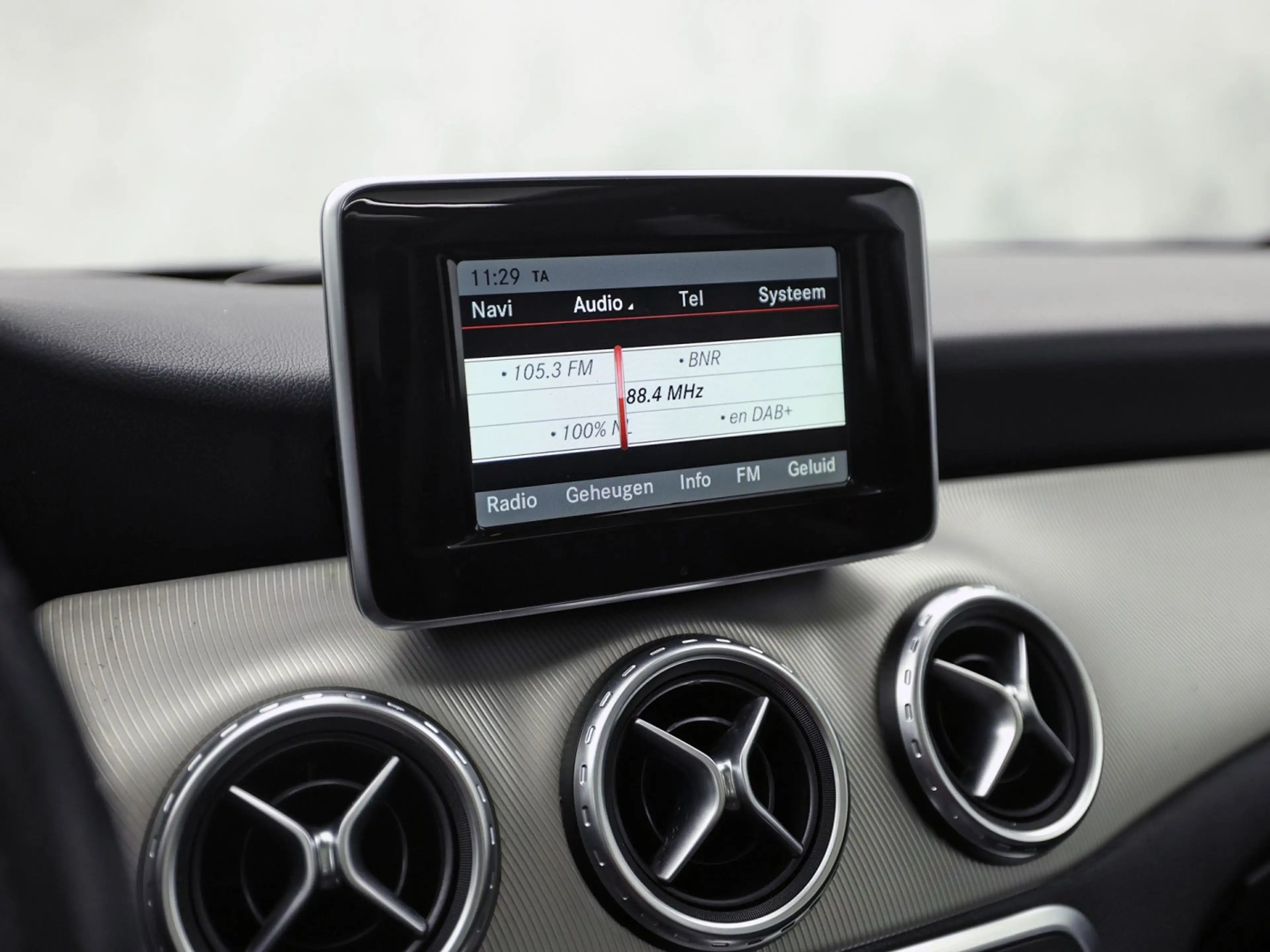 Mercedes-Benz GLA 250 250 4Matic AMG Edition 1 Sport Automaat (PANORAMAD — photo 9