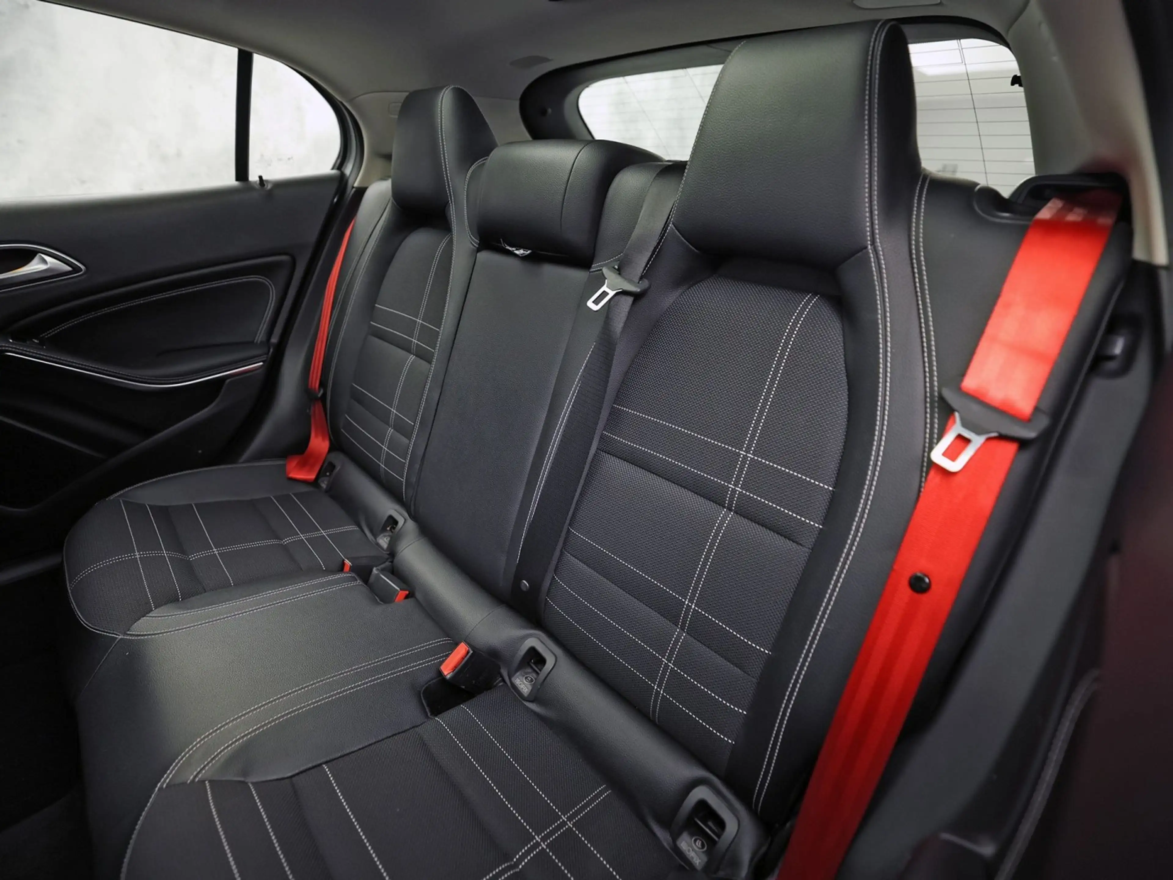 Mercedes-Benz GLA 250 250 4Matic AMG Edition 1 Sport Automaat (PANORAMAD — photo 13