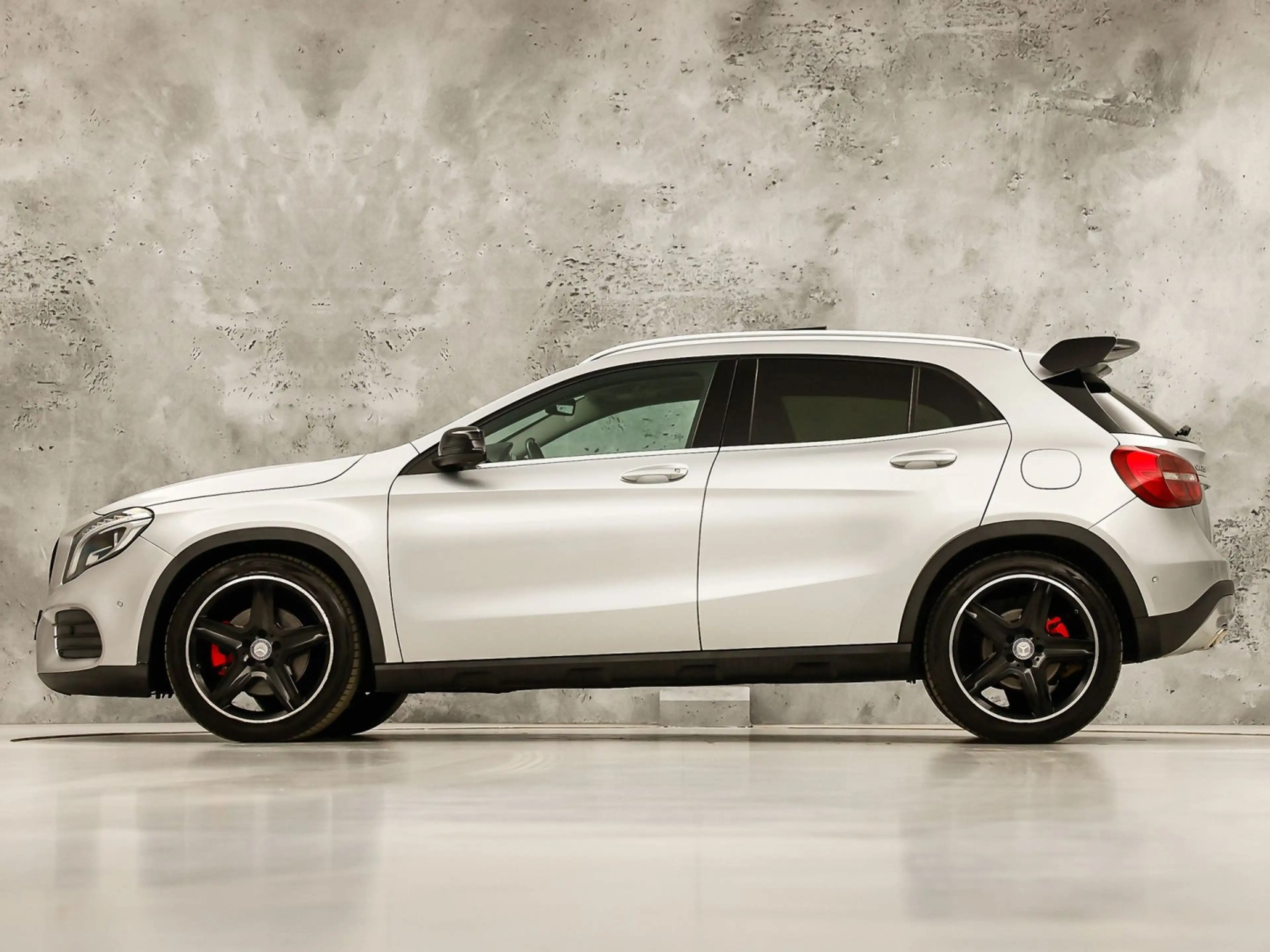 Mercedes-Benz GLA 250 250 4Matic AMG Edition 1 Sport Automaat (PANORAMAD — photo 2
