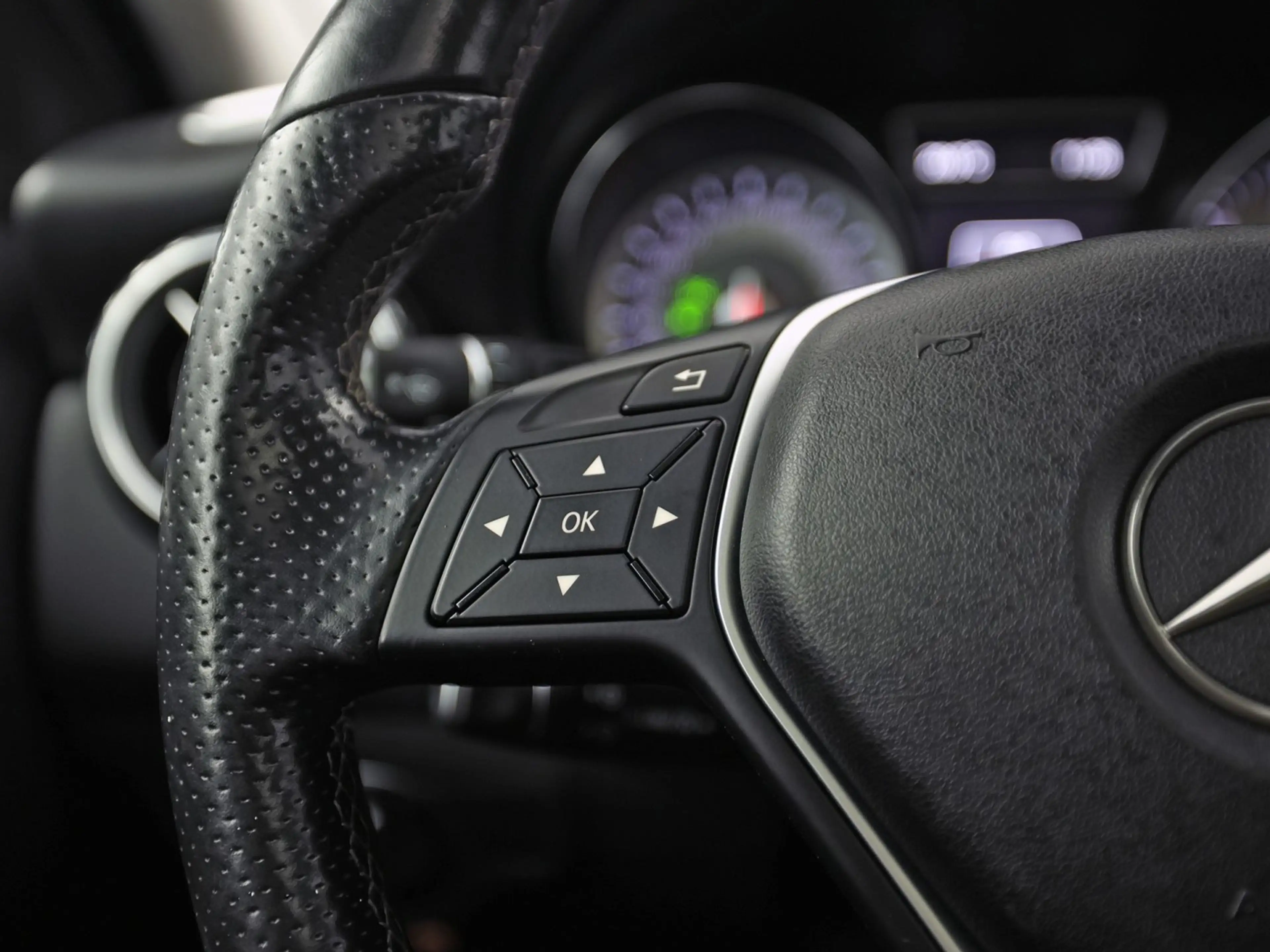 Mercedes-Benz GLA 250 250 4Matic AMG Edition 1 Sport Automaat (PANORAMAD — photo 23