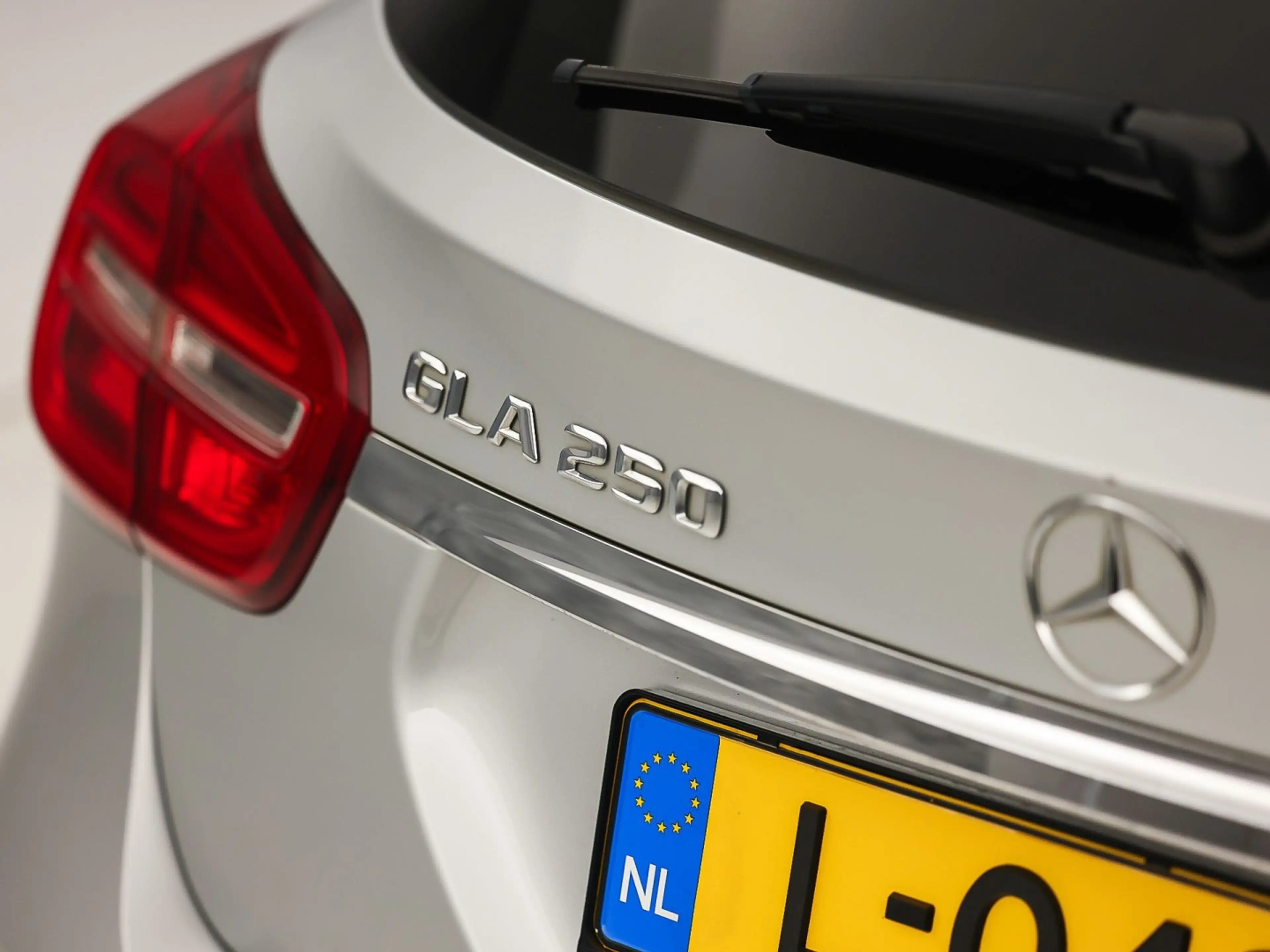 Mercedes-Benz GLA 250 250 4Matic AMG Edition 1 Sport Automaat (PANORAMAD — photo 27