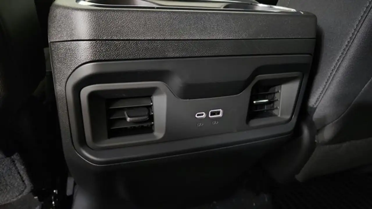 Chevrolet Silverado 1500 снимка Chevrolet Silverado 1500