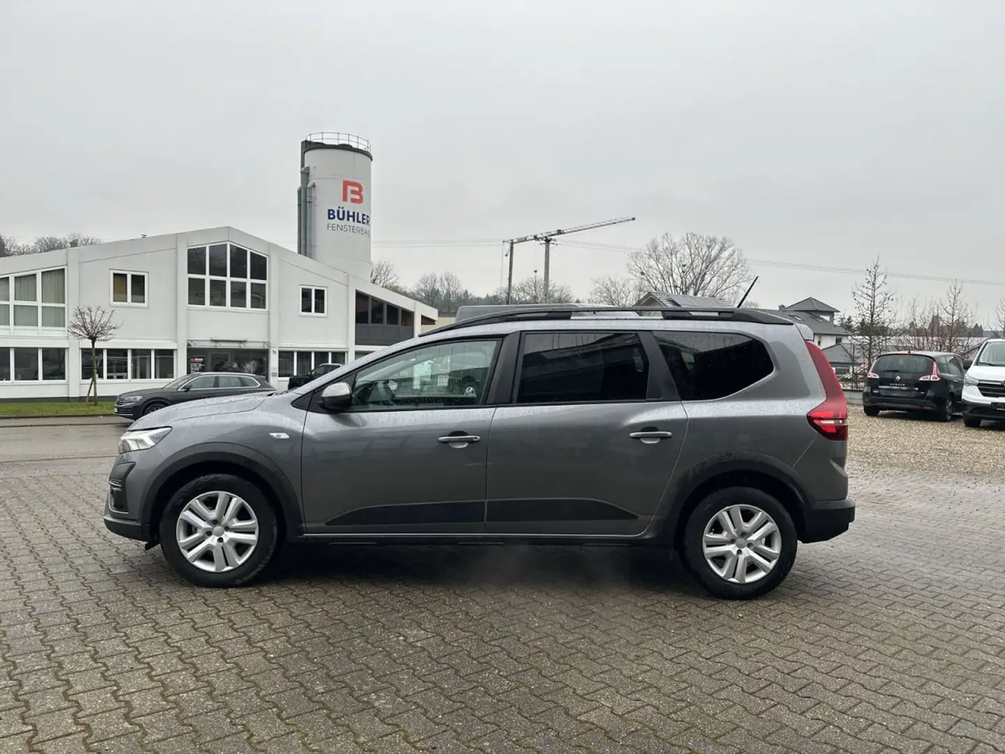 Dacia Jogger Expression TCe 110 7 Sitze Klima Einparkhilfe Grau - 2