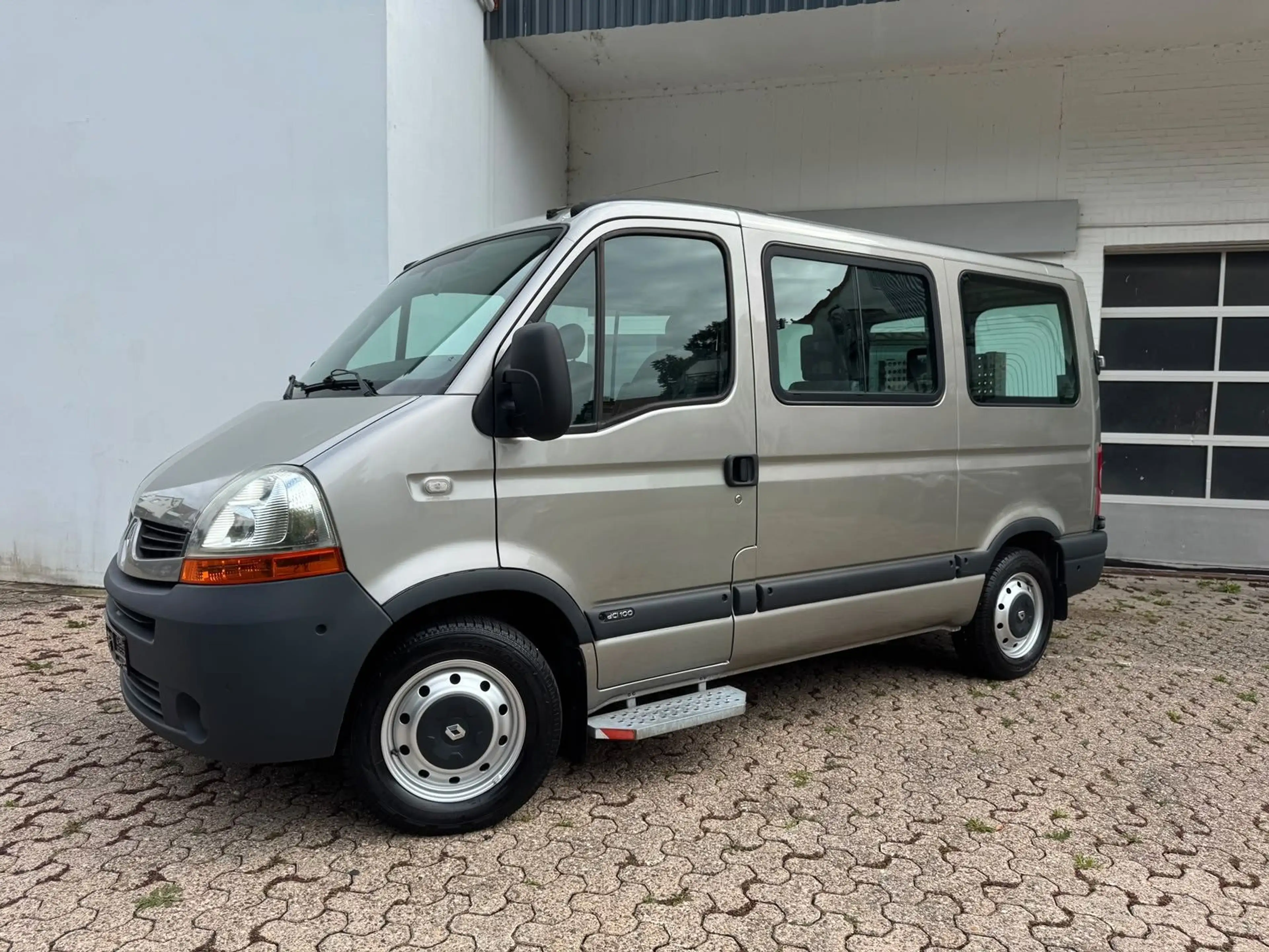 Renault Master 2.5 dCi Rollstuhlrampe PDC Klima Standhzg — photo 2