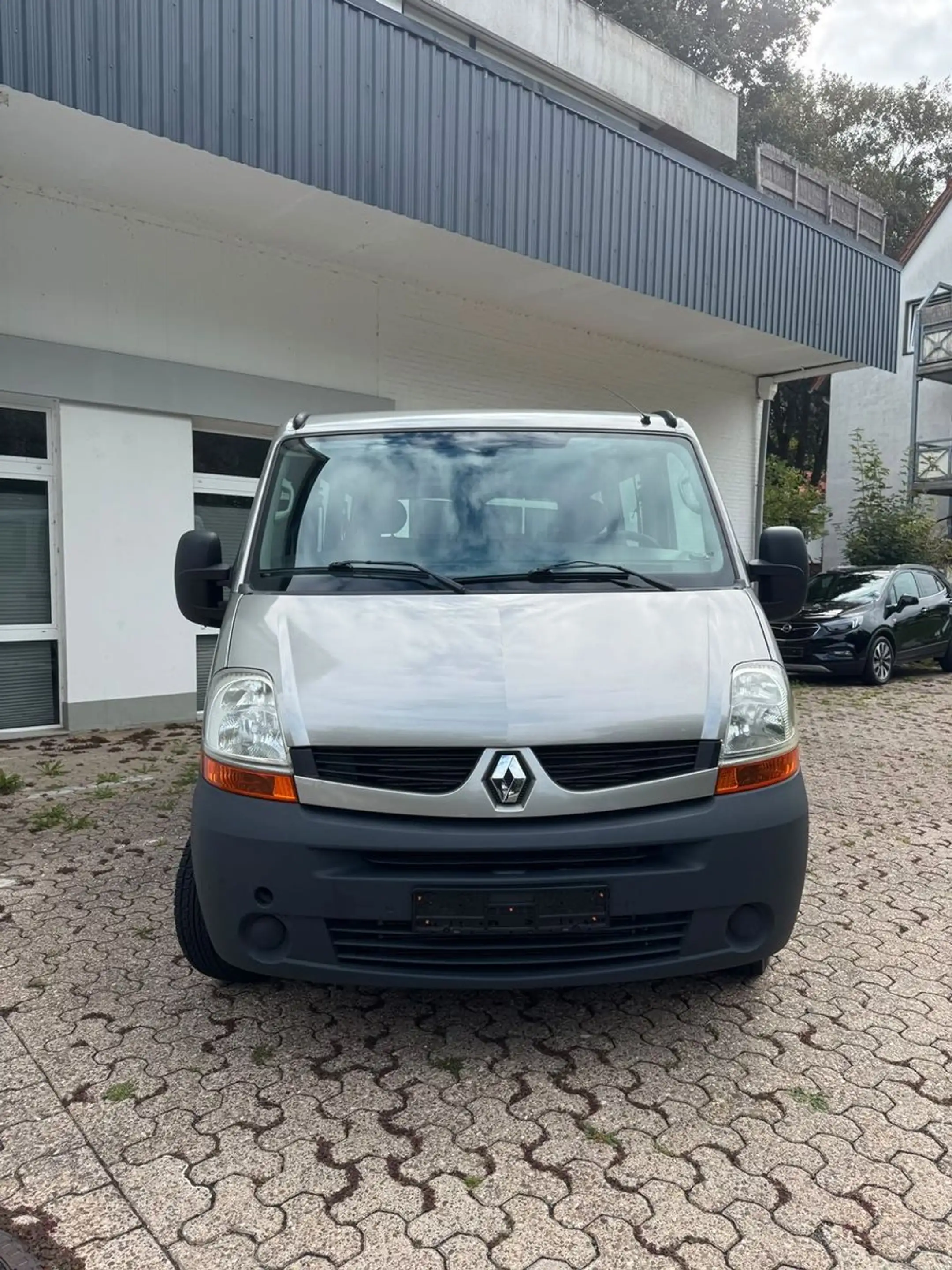 Renault Master 2.5 dCi Rollstuhlrampe PDC Klima Standhzg — photo 9