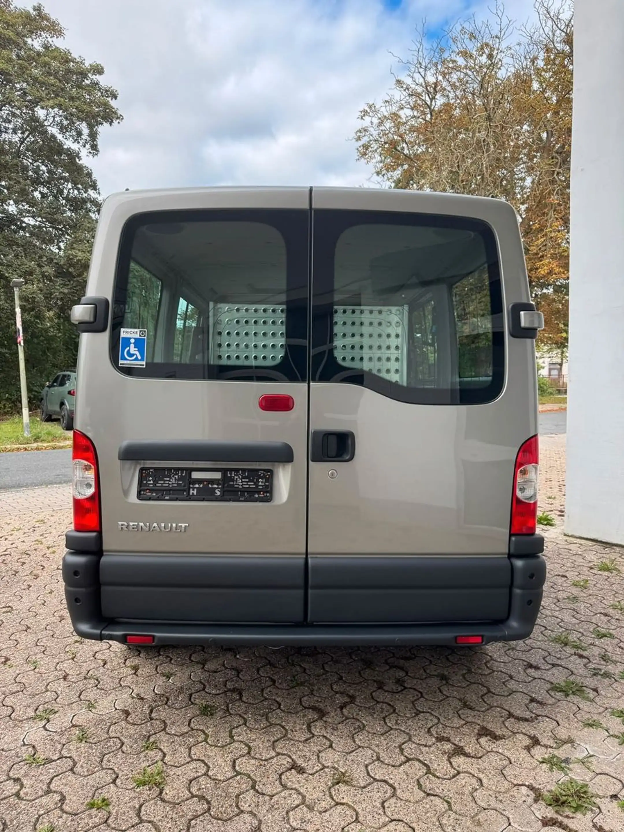 Renault Master 2.5 dCi Rollstuhlrampe PDC Klima Standhzg — photo 5
