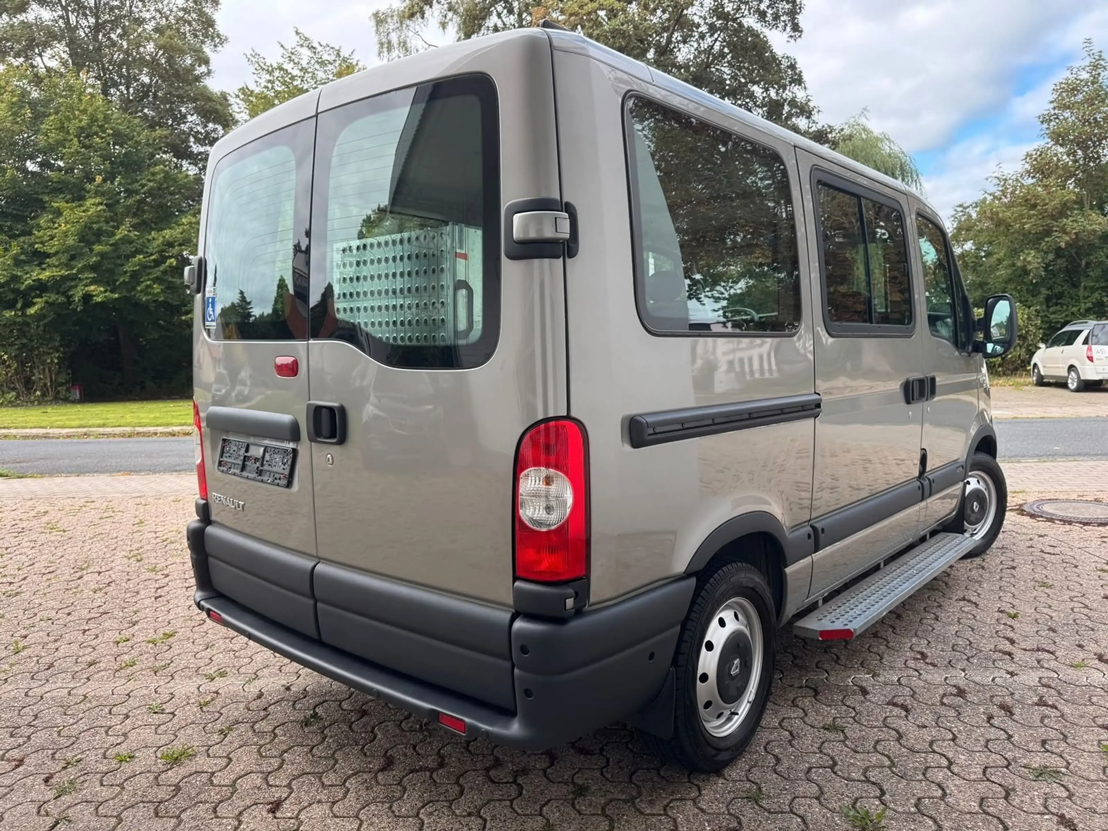 Renault Master 2.5 dCi Rollstuhlrampe PDC Klima Standhzg — photo 6