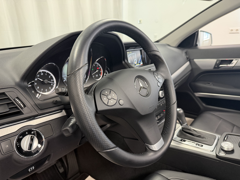 Mercedes-Benz E 200 CGI Cabrio Aut. Airscarf Bi-Xenon Navi PDC — photo 12