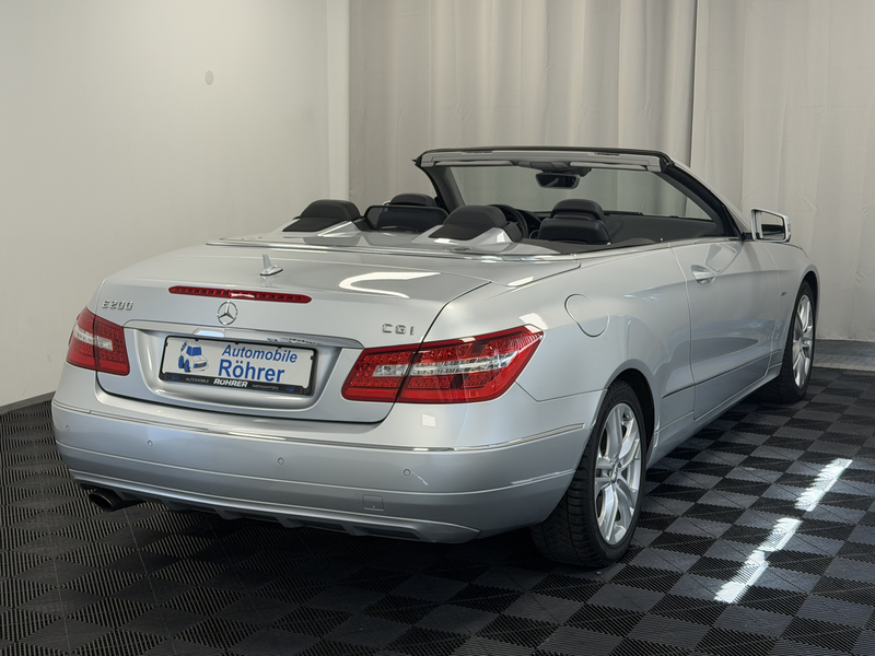 Mercedes-Benz E 200 CGI Cabrio Aut. Airscarf Bi-Xenon Navi PDC — photo 8