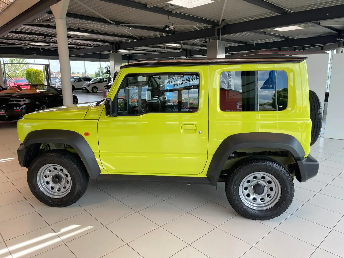 Suzuki Jimny Comfort+ Allrad+LED+Navi+4 Sitzer+AHK Зелений - 2