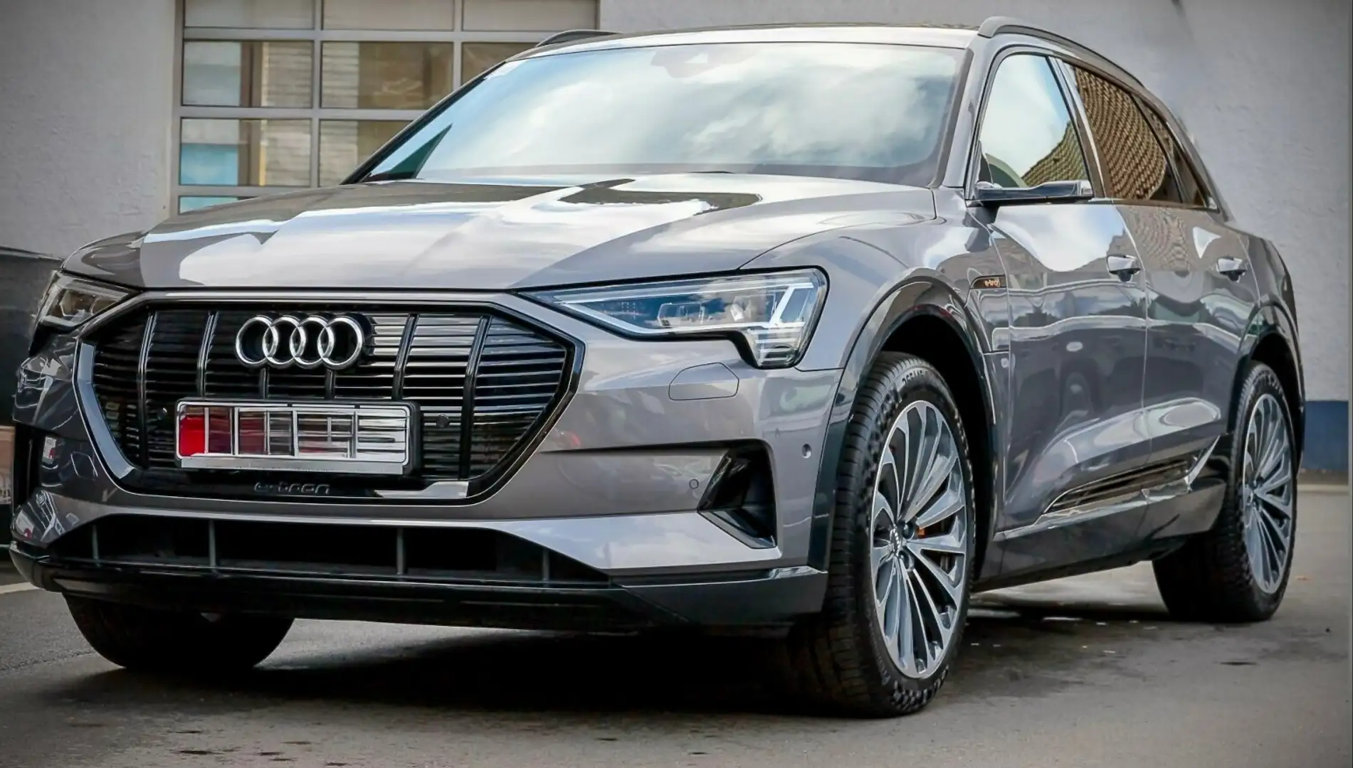 Audi e-tron e-tron SB 55 quattro 95kWh Advanced Advanced Grau - 1