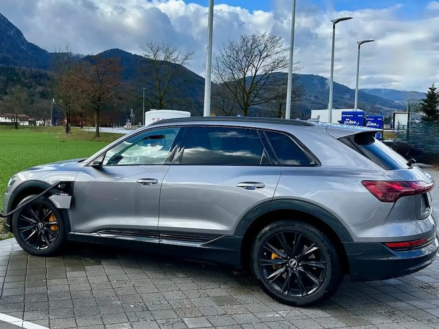 Audi e-tron e-tron SB 55 quattro 95kWh Advanced Advanced Grau - 2